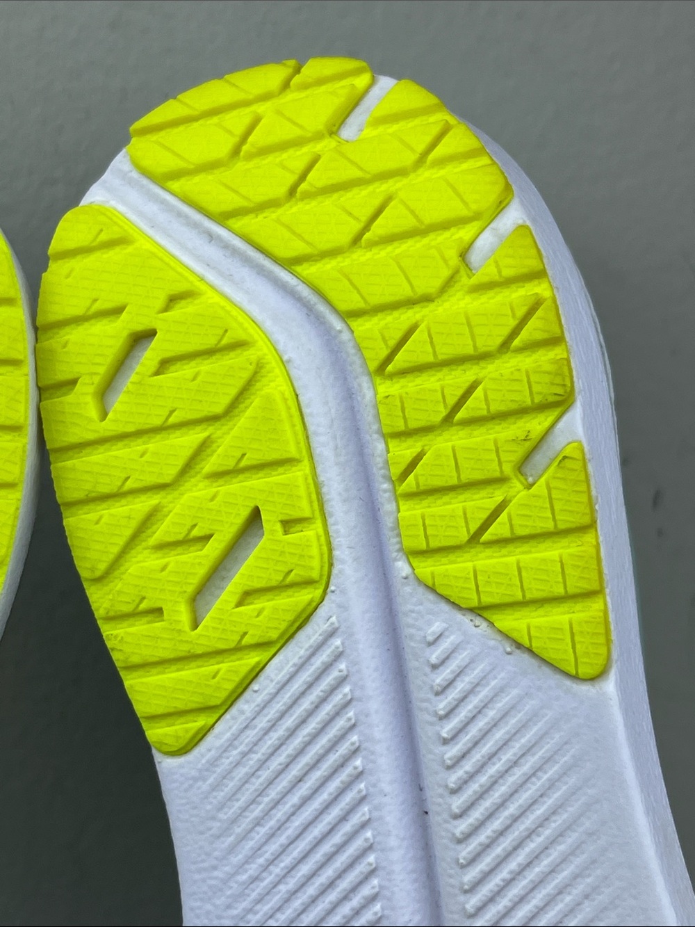 Brooks Hyperion Tempo Running Shoes Green Yellow Women's Size 6.5 - Picture 9 of 11